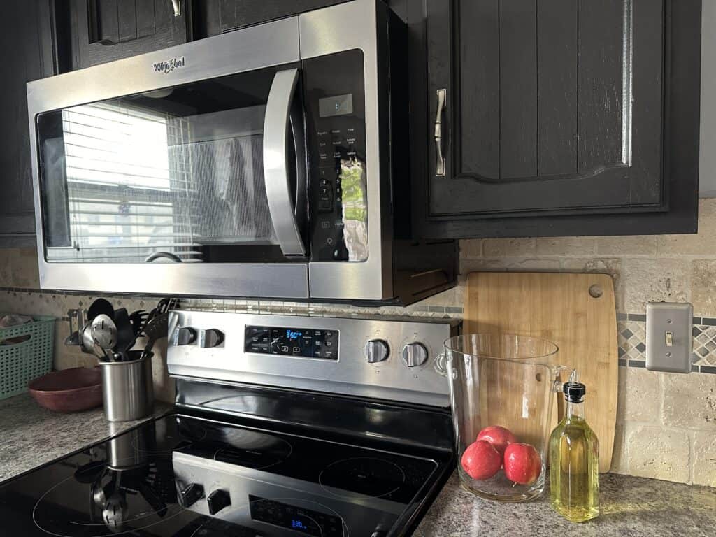 Kitchen Decorating with vintage glass